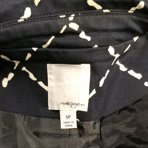 Halogen 3/4 Sleeve Belted Jacket. - Picture 6 of 9